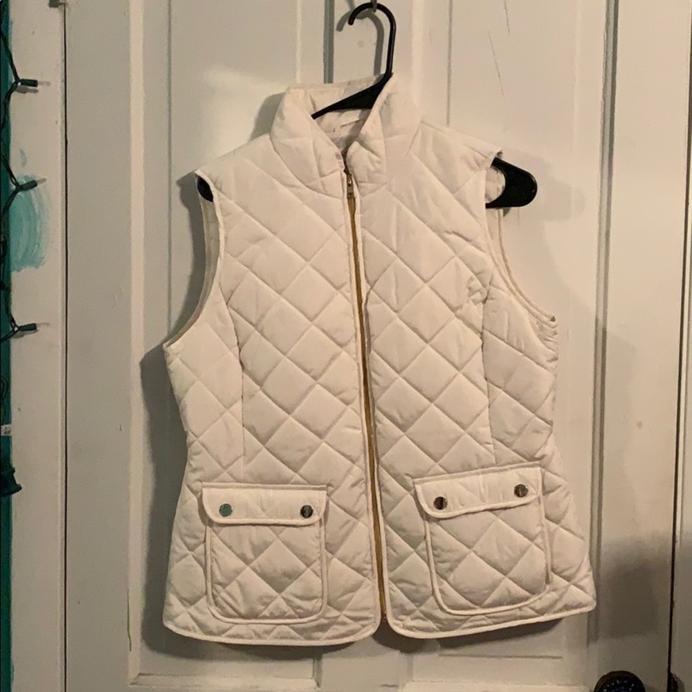 White vest